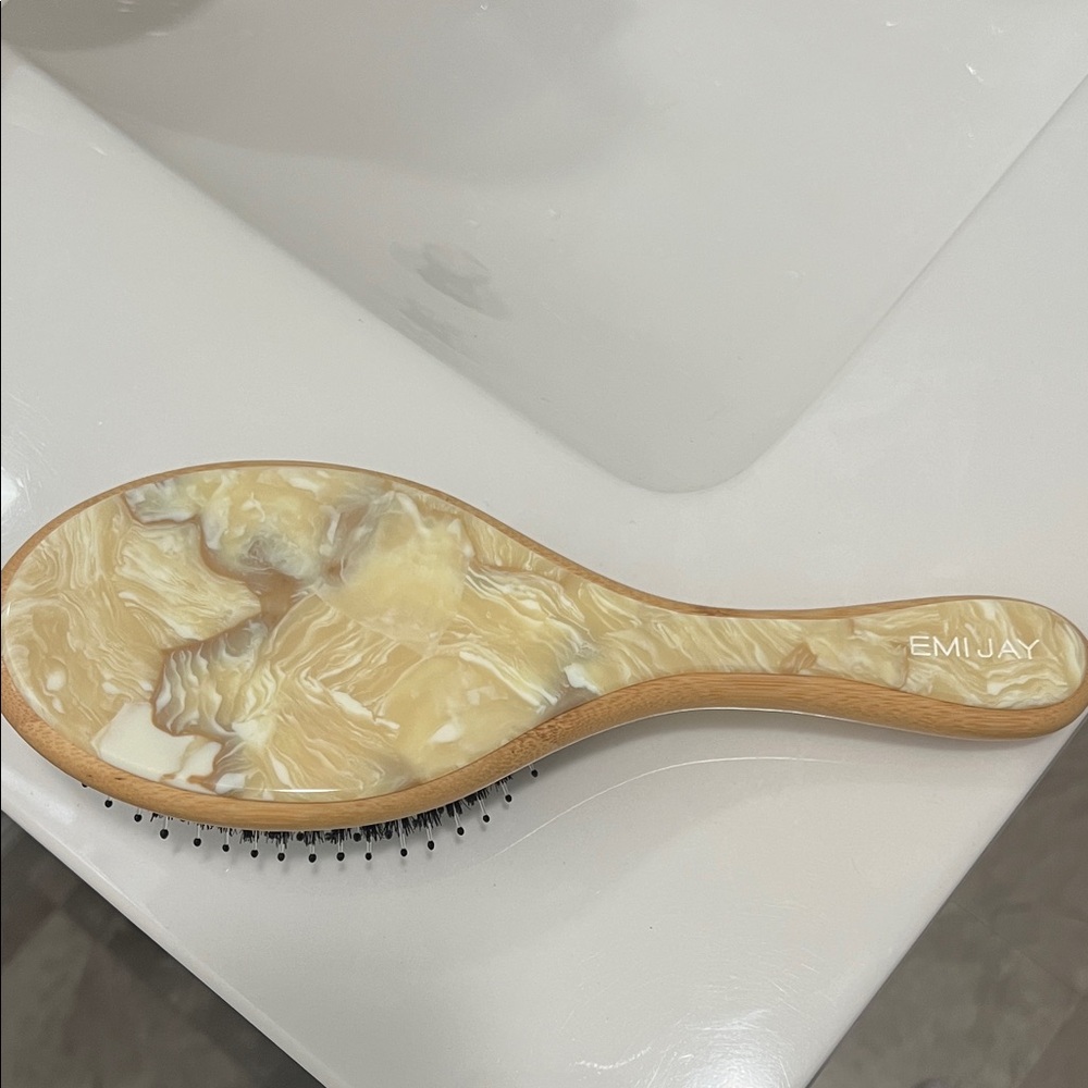 Emi Jay Flat Brush